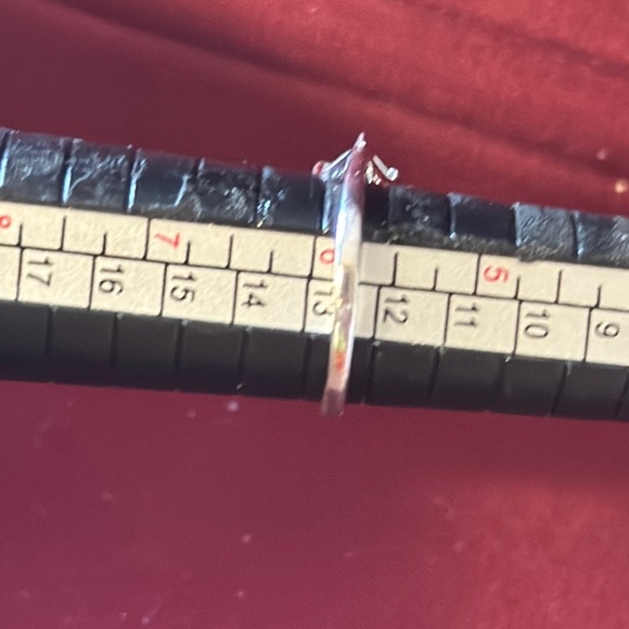 Radiant Blue Sapphire Silver Ring with Intricate Detailing - Picture 5 of 9